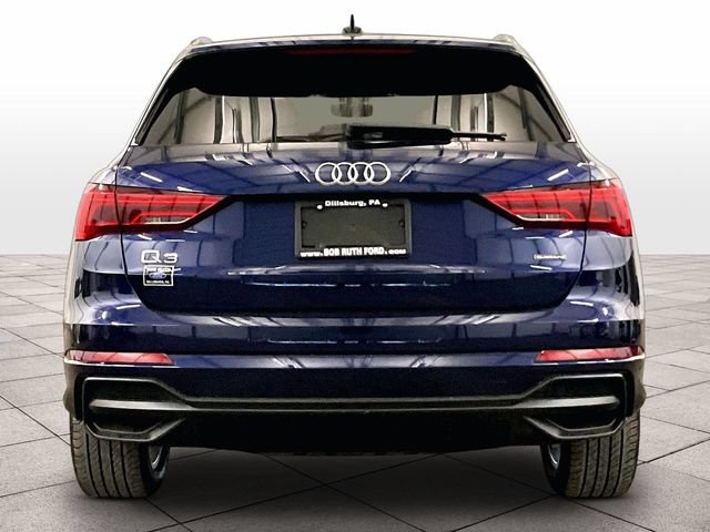 Used 2022 Audi Q3 2.0T Premium w/ Convenience Package AWD/4WD image 4