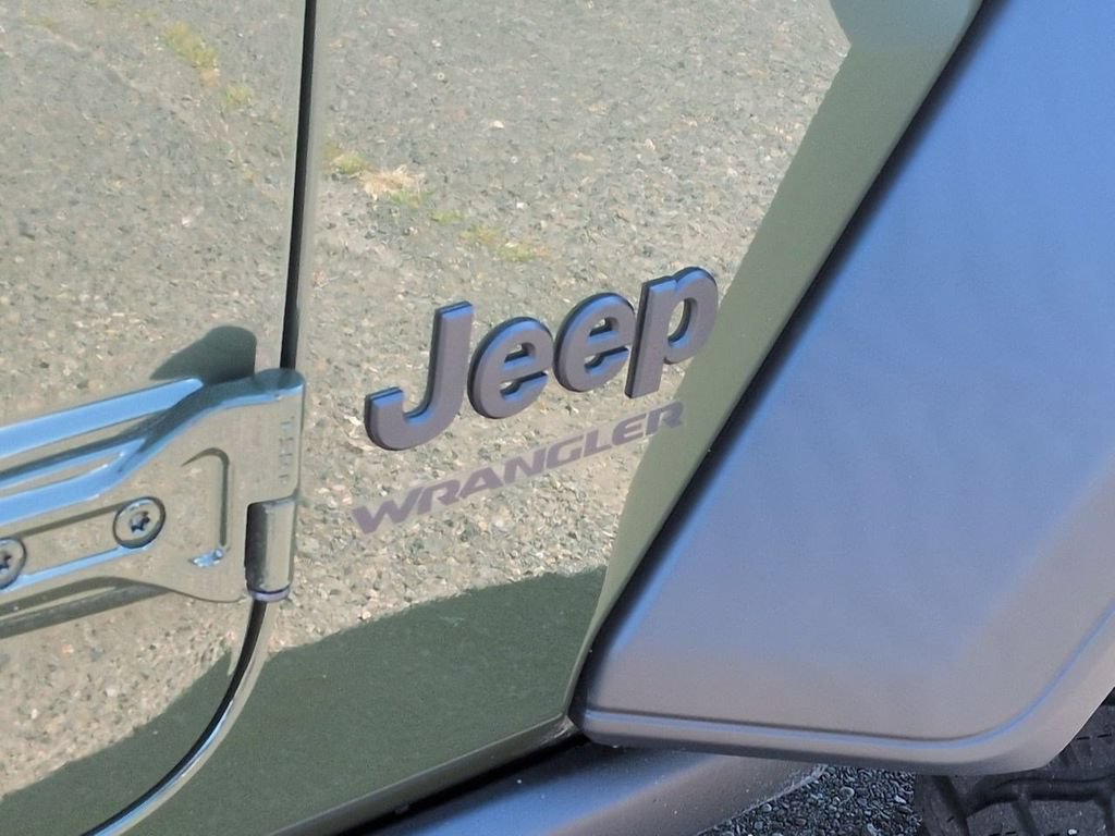 Used 2021 Jeep Wrangler Sport AWD/4WD image 26