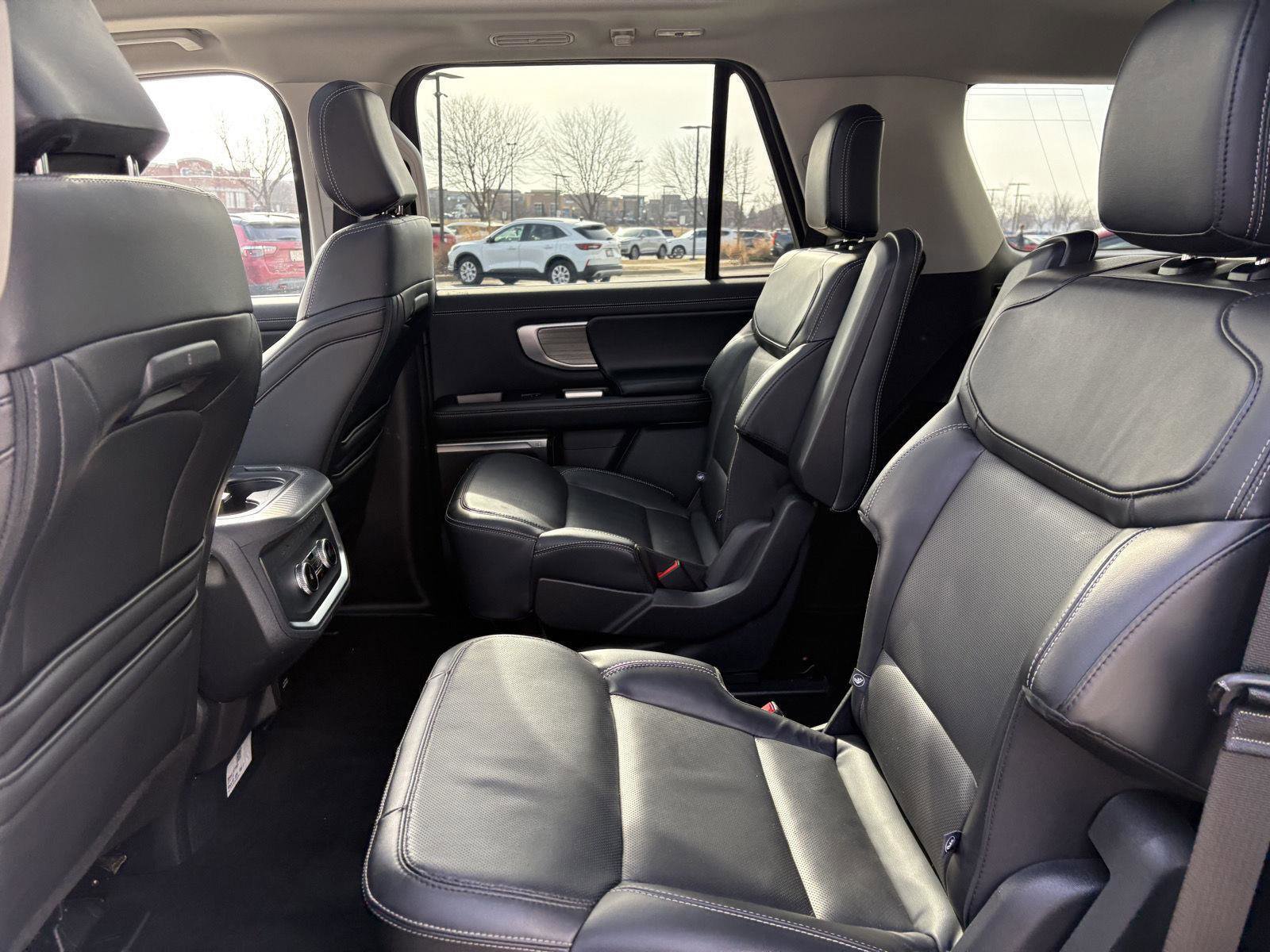 Certified 2025 Ford Expedition Platinum image 19