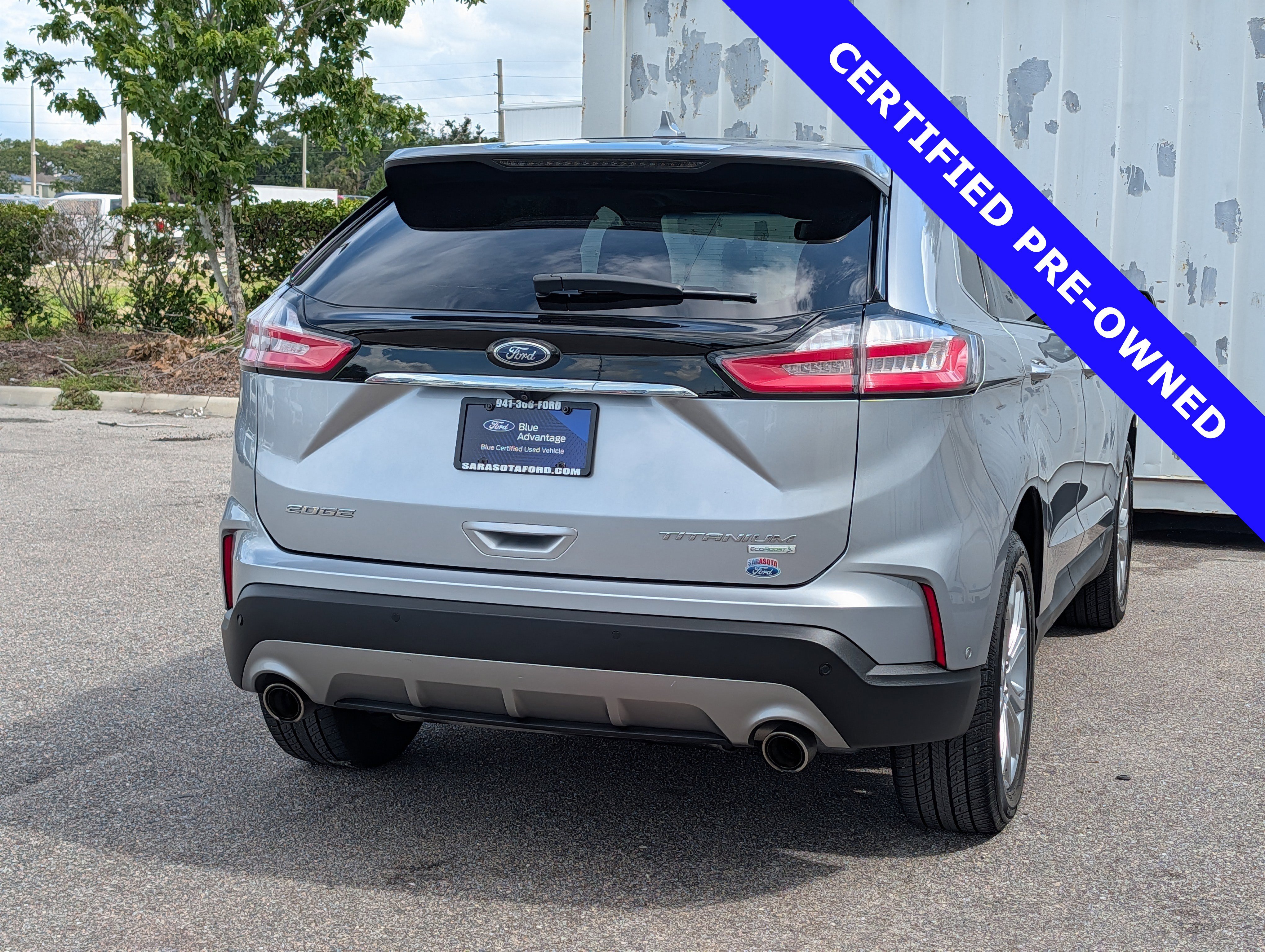 Certified 2020 Ford Edge Titanium w/ Equipment Group 301A FWD image 4