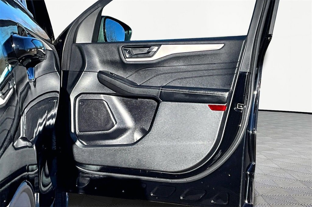 Certified 2022 Ford Escape SE w/ Cold Weather Package image 24