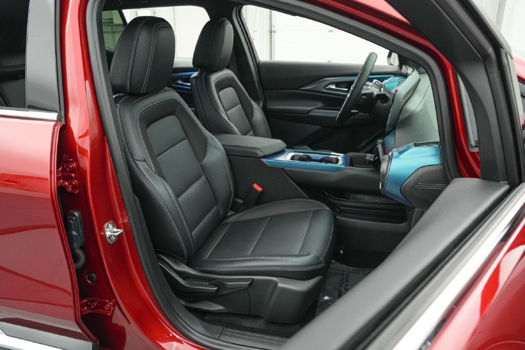 Used 2024 Chevrolet Equinox EV LT FWD image 23
