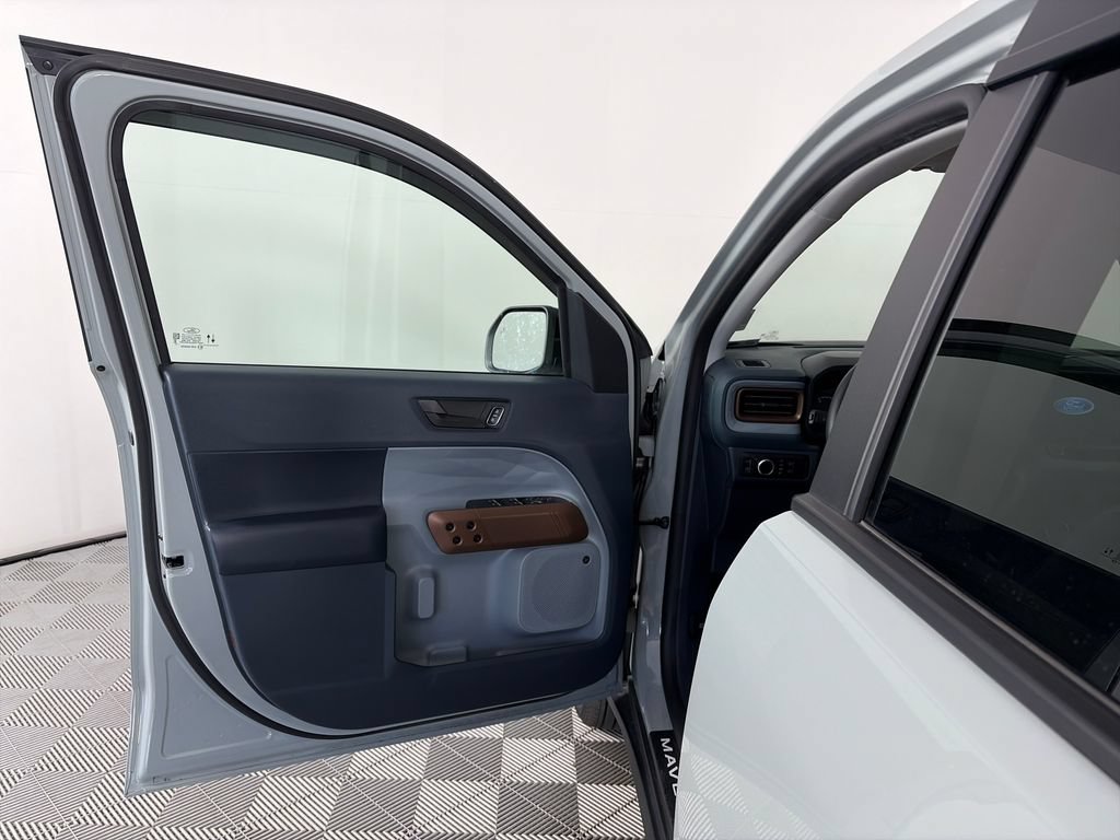 Certified 2024 Ford Maverick Lariat FWD image 10