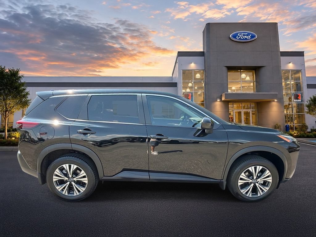 Used 2023 Nissan Rogue SV FWD image 9
