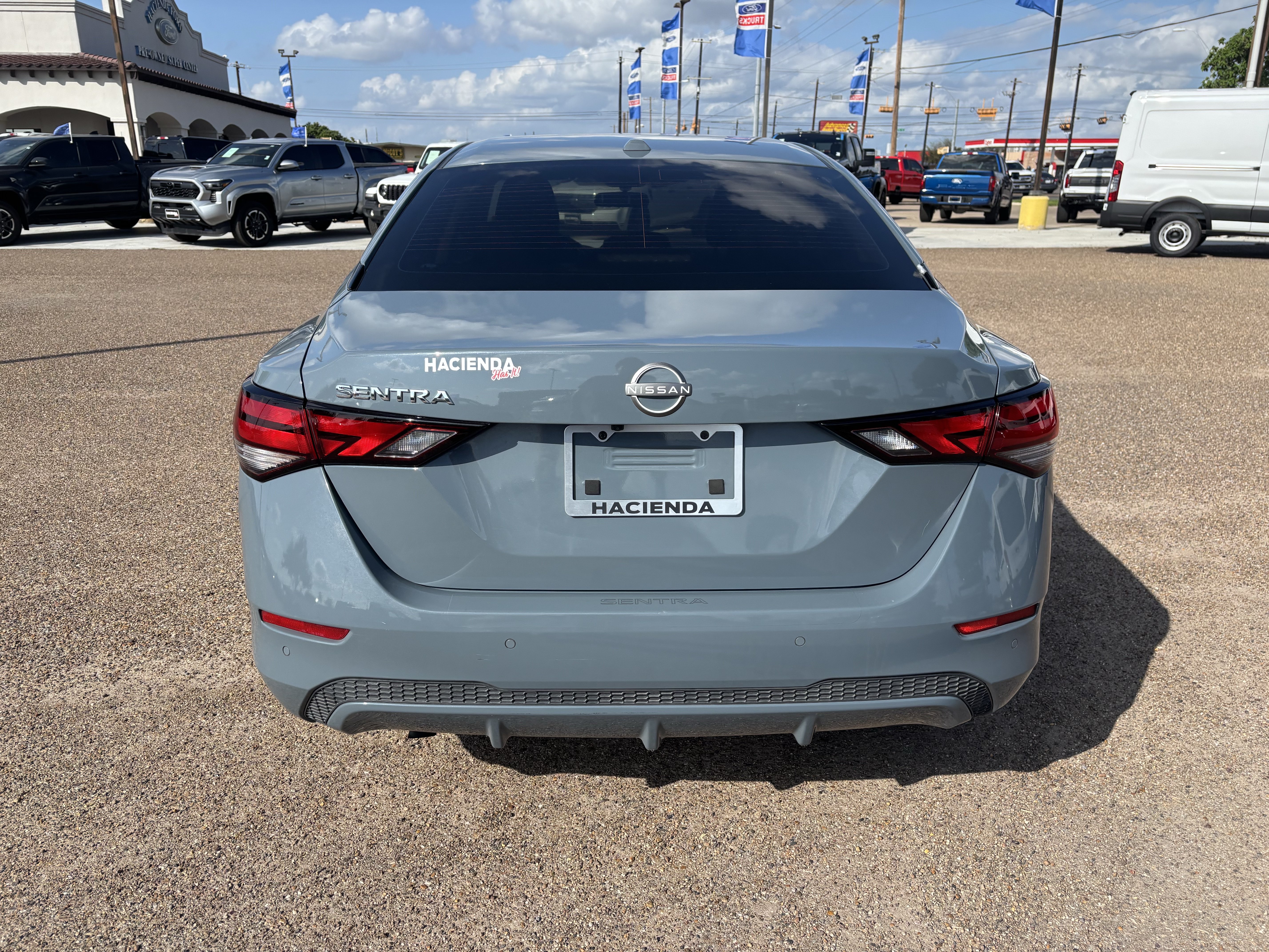 Used 2025 Nissan Sentra SV FWD image 3