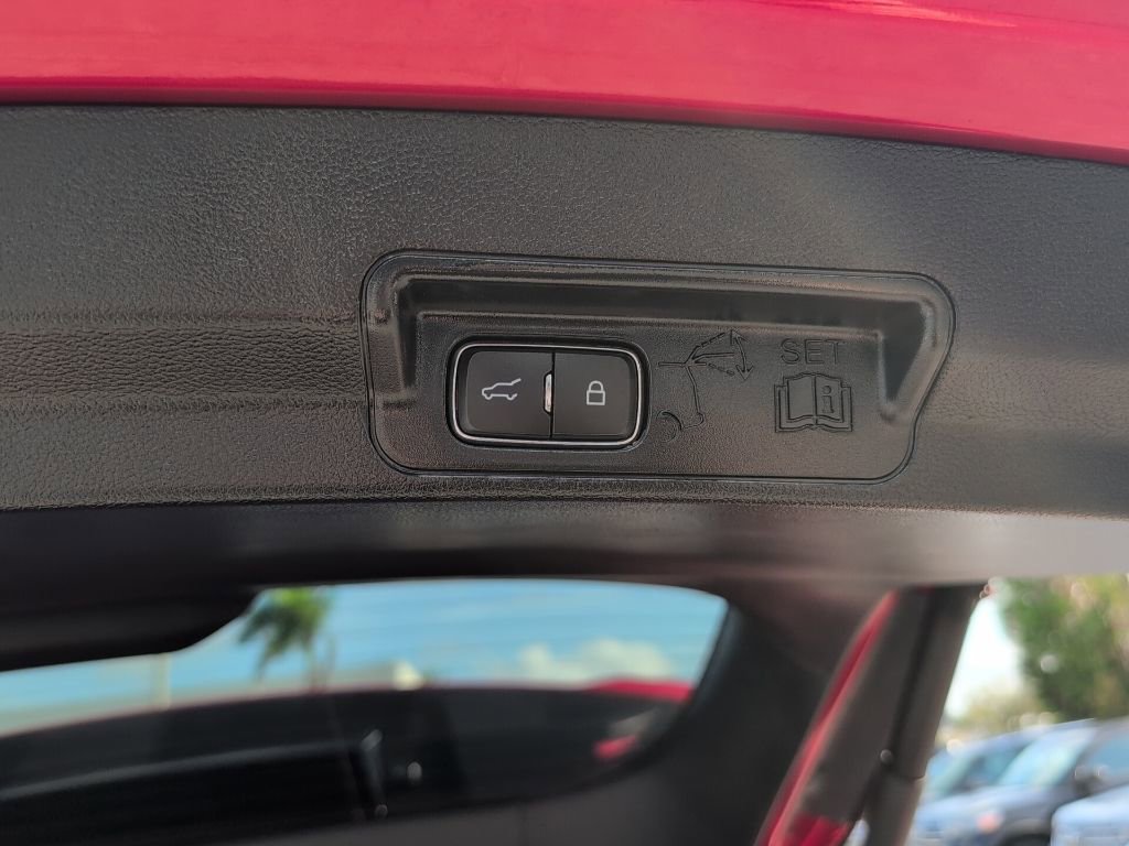 Certified 2022 Ford Explorer XLT w/ Equipment Group 202A image 14