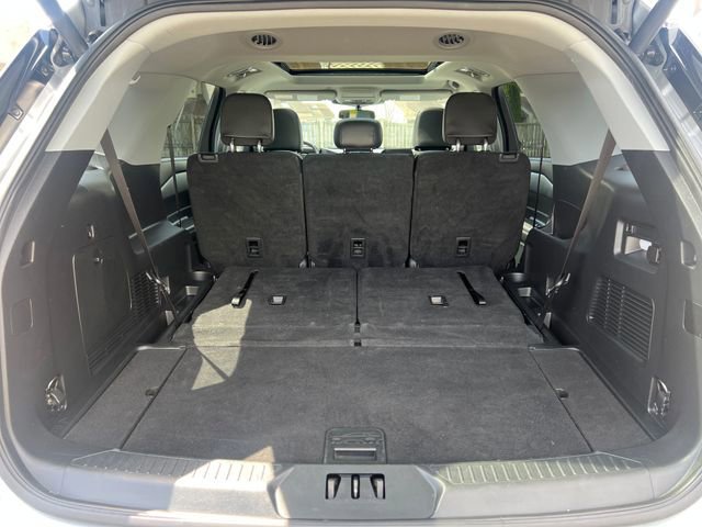 Certified 2022 Ford Explorer XLT w/ Equipment Group 202A AWD/4WD image 30