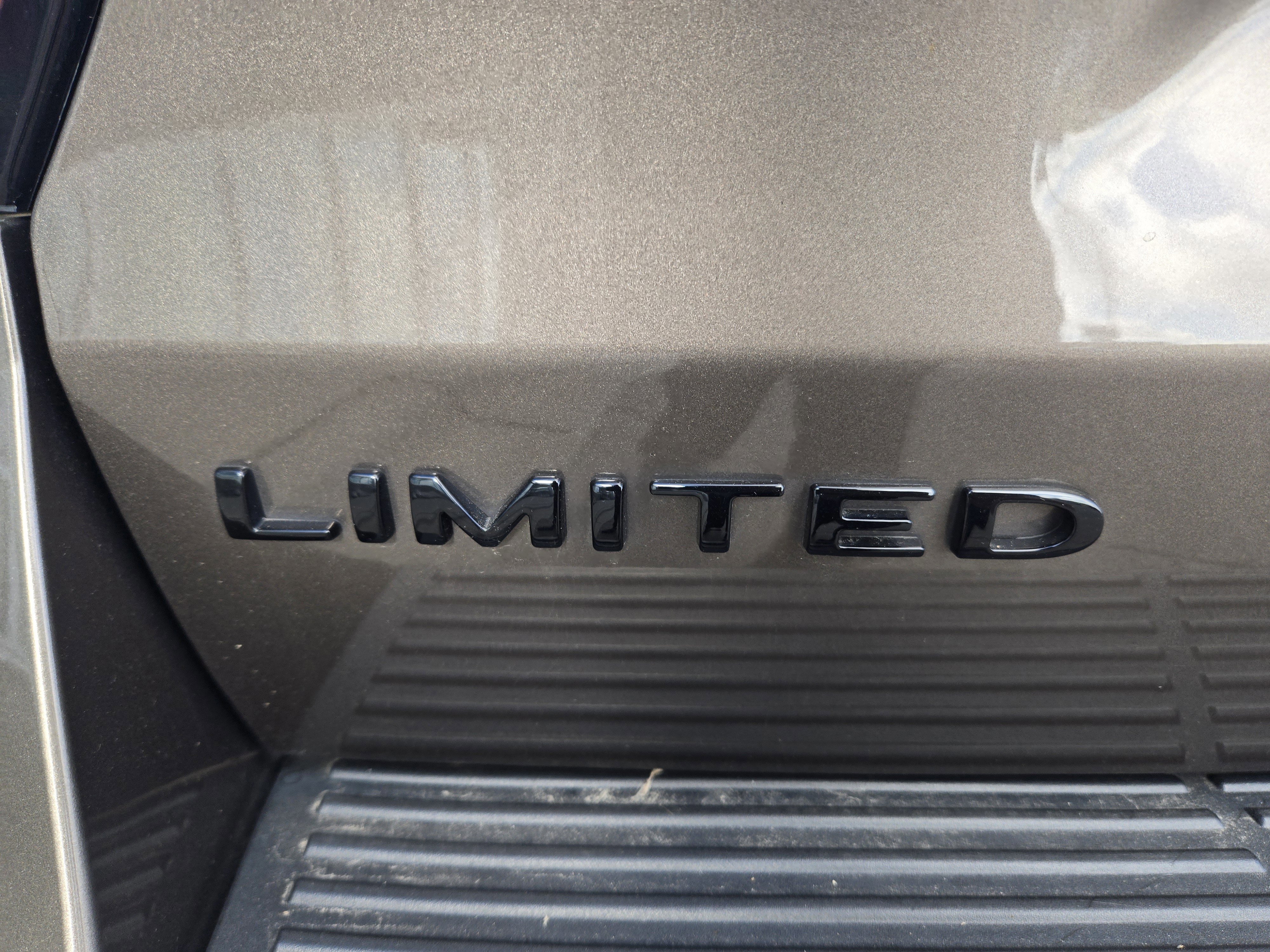 Certified 2019 Ford Expedition Limited w/ Equipment Group 303A image 10