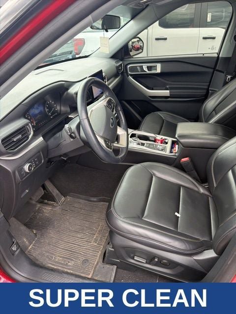Certified 2022 Ford Explorer XLT w/ Equipment Group 202A AWD/4WD image 18