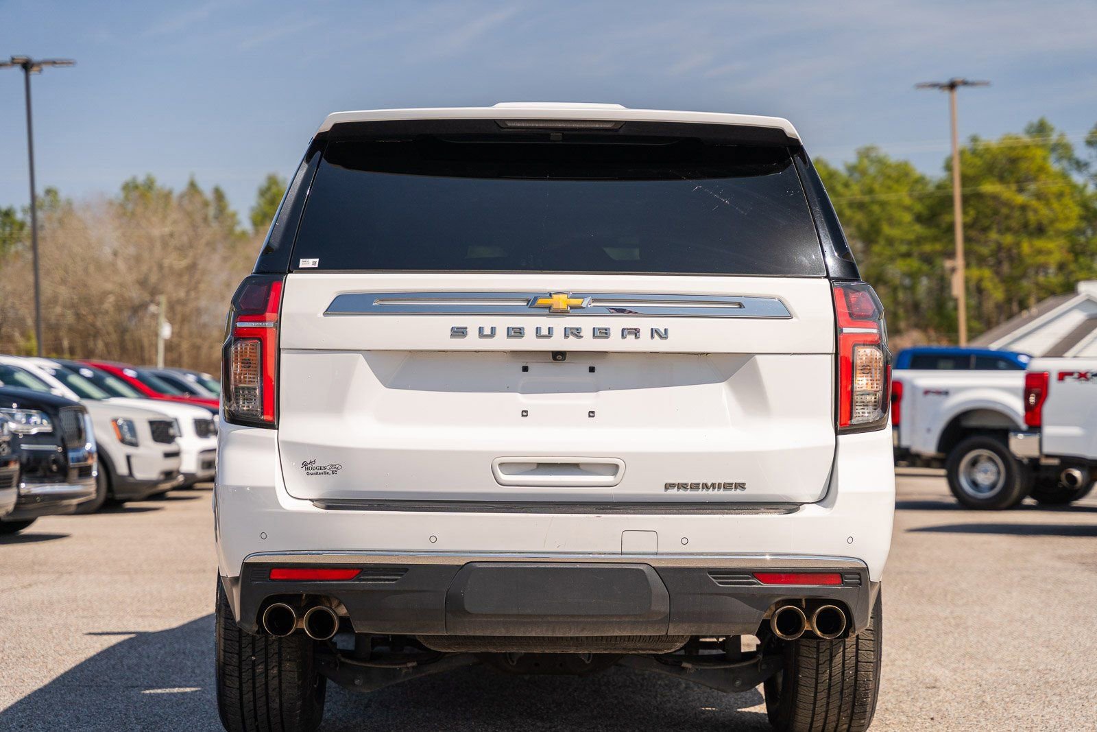 Used 2023 Chevrolet Suburban Premier image 4