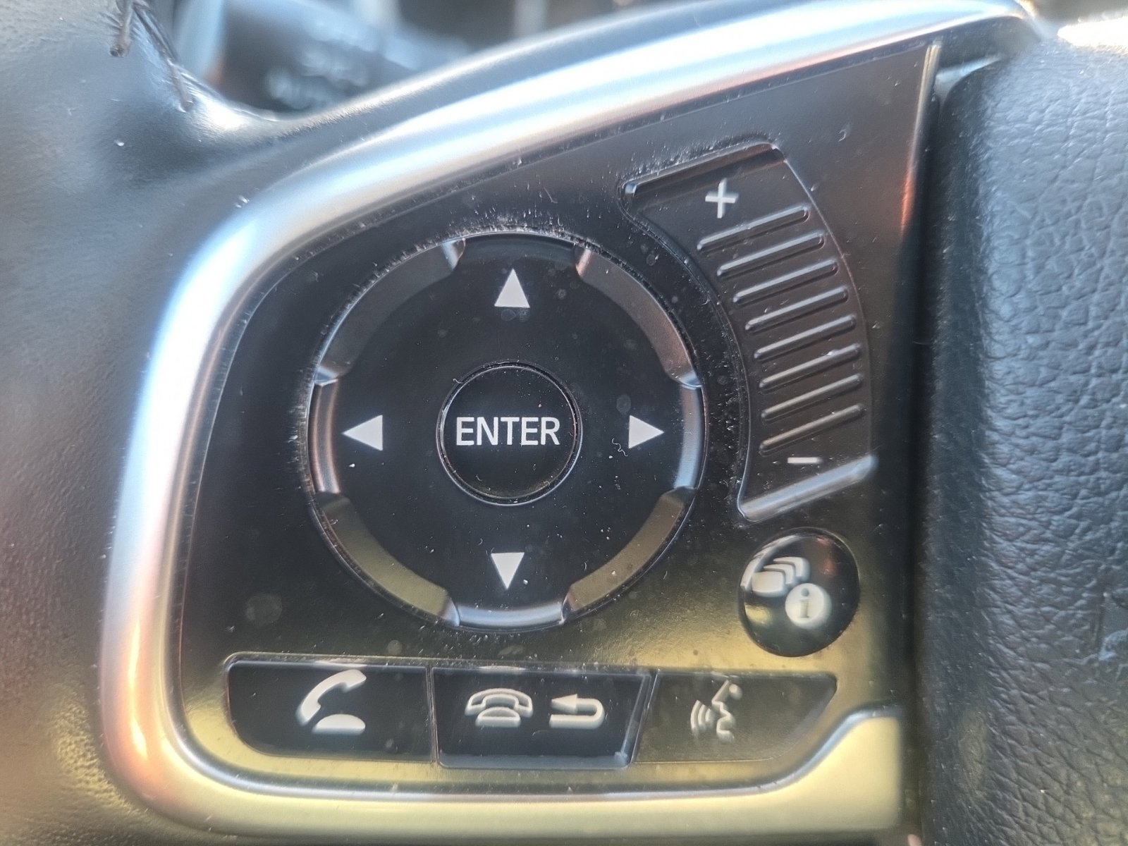 Used 2018 Honda CR-V Touring image 18