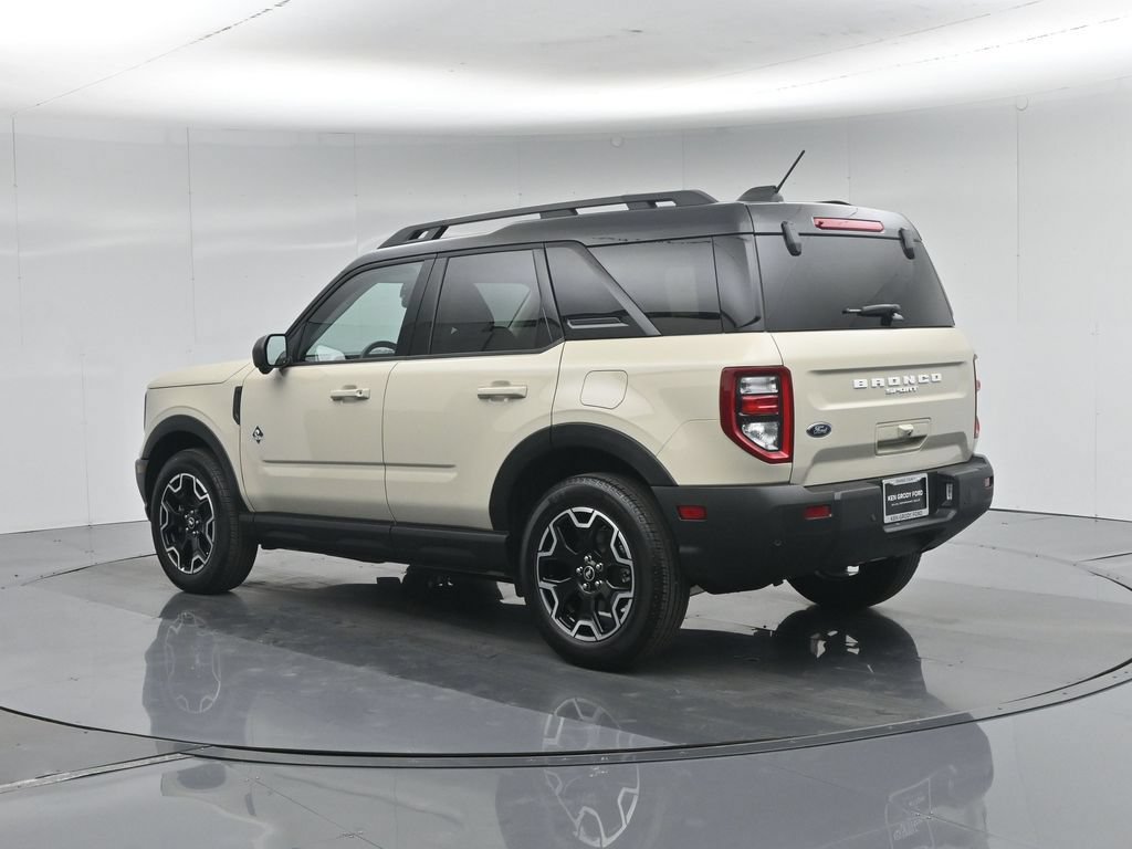 Certified 2025 Ford Bronco Sport Outer Banks w/ Outer Banks Tech Package+ AWD/4WD image 7
