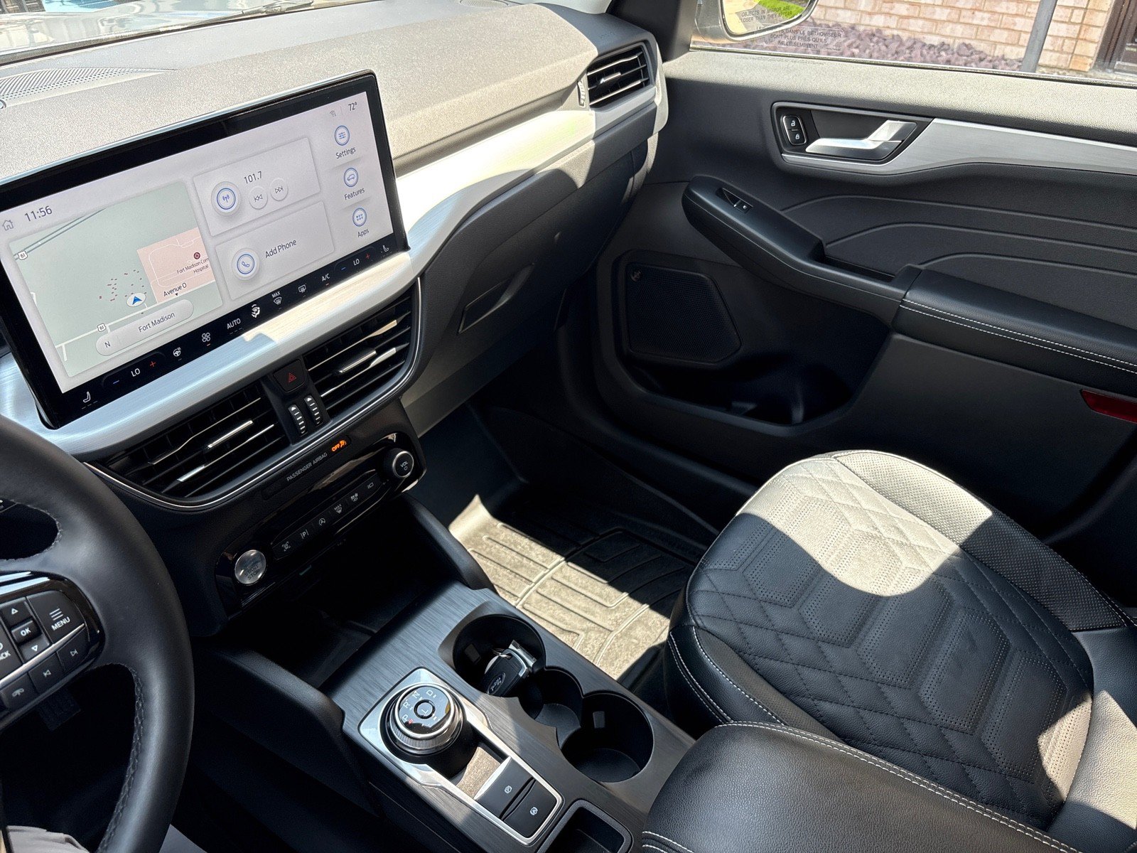 Certified 2023 Ford Escape Platinum w/ Premium Technology Package AWD/4WD image 17