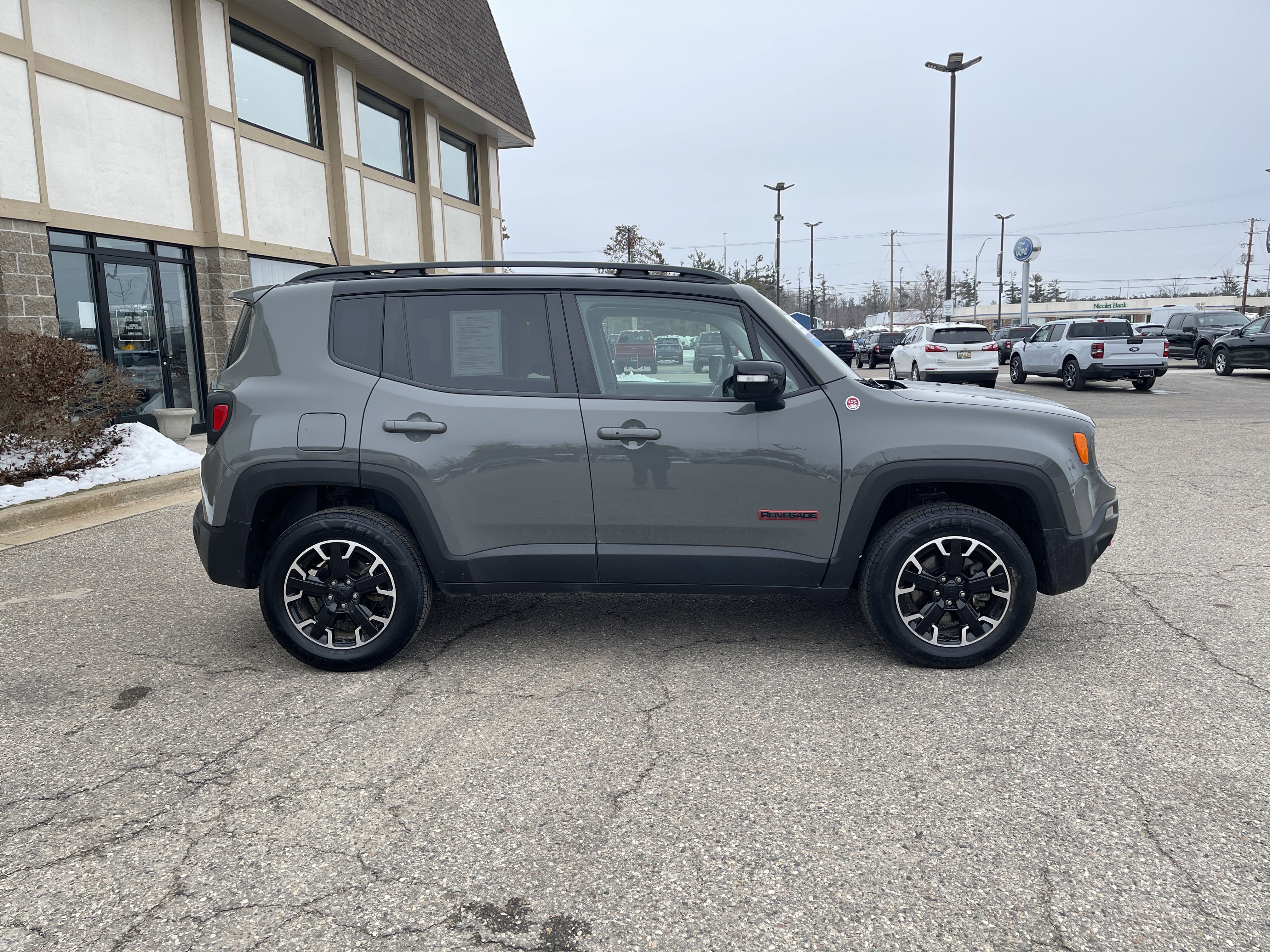 Used 2023 Jeep Renegade Trailhawk w/ Trailer Tow Group image 2
