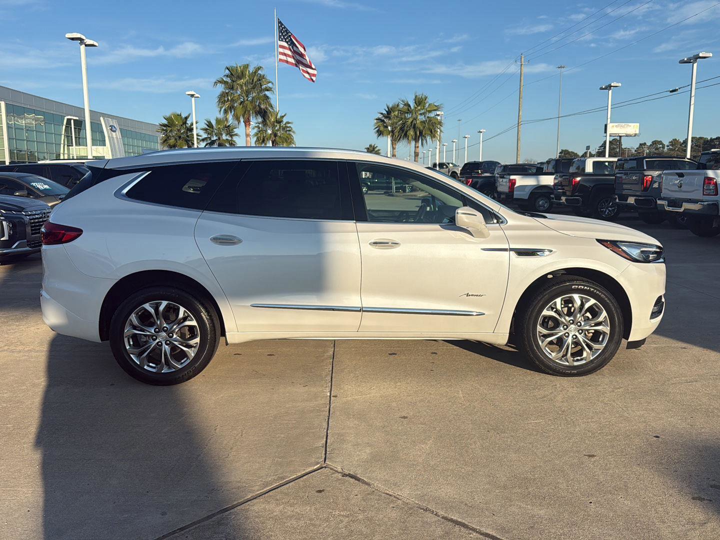 Used 2020 Buick Enclave Avenir w/ Avenir Technology Package image 6