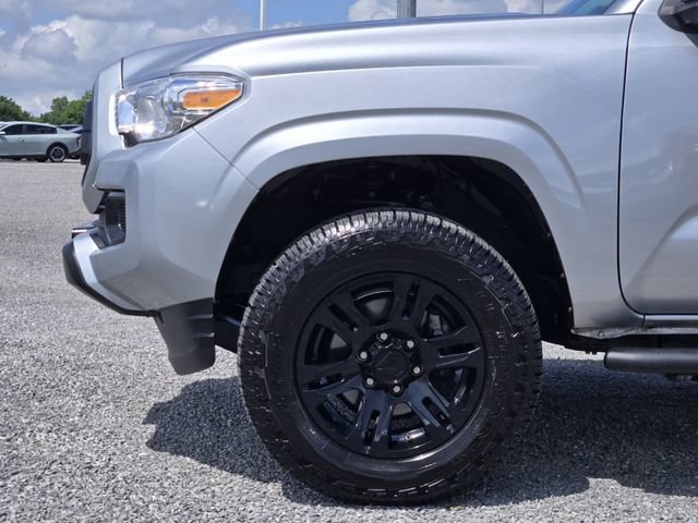 Used 2022 Toyota Tacoma SR AWD/4WD image 9
