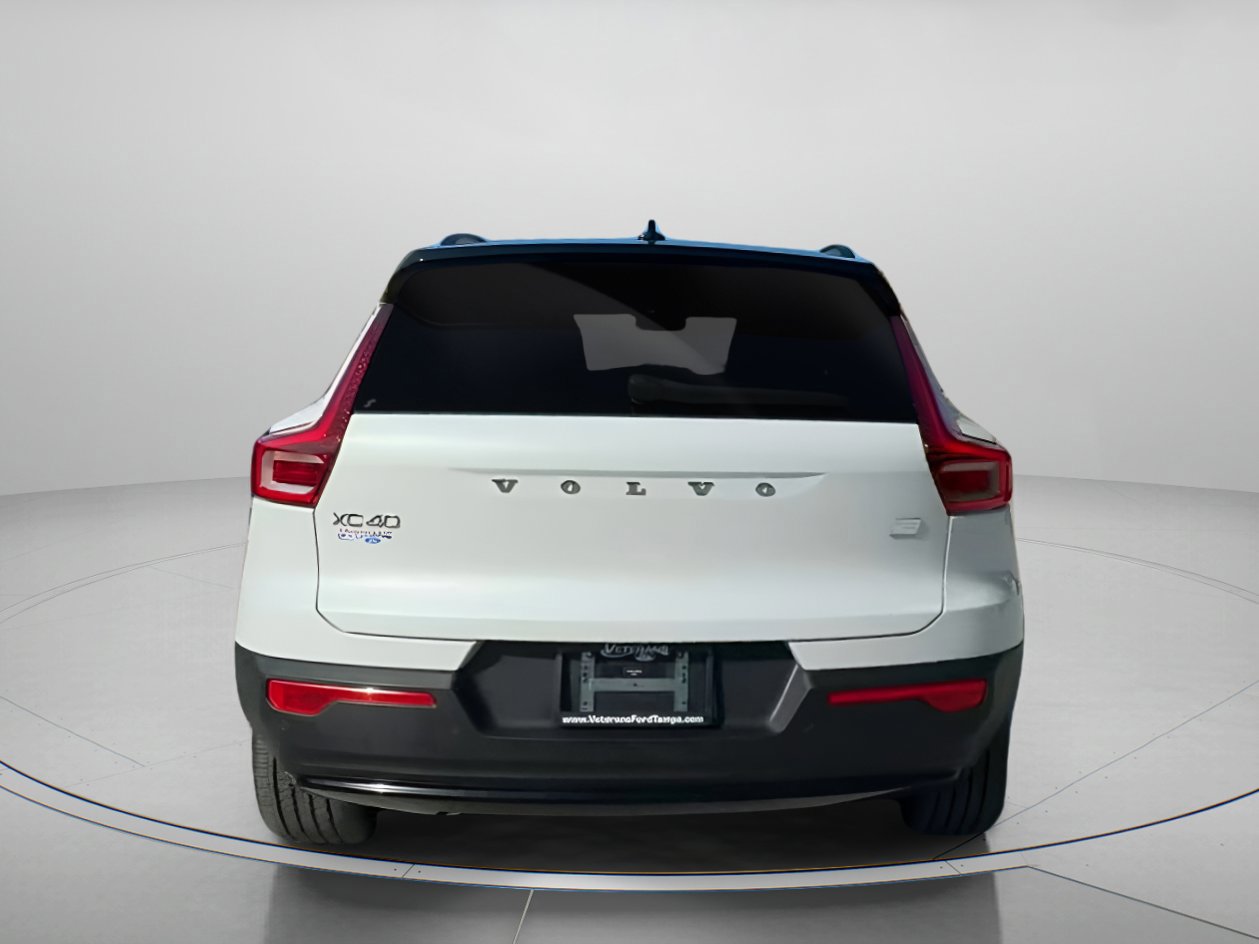 Used 2023 Volvo XC40 Recharge Plus image 17