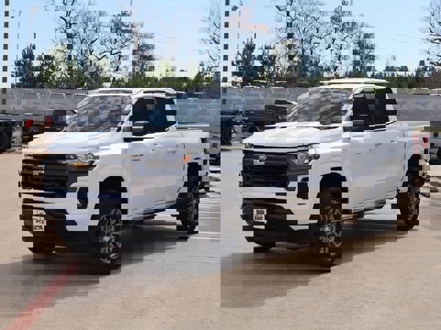 Used 2024 Chevrolet Colorado LT w/ LT Convenience Package image 8