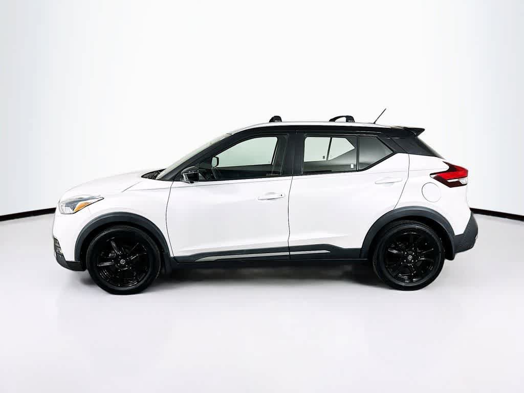 Used 2020 Nissan Kicks SR w/ Exterior Package FWD image 3