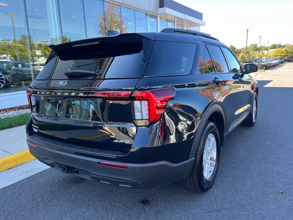 Certified 2025 Ford Explorer Active AWD/4WD image 9