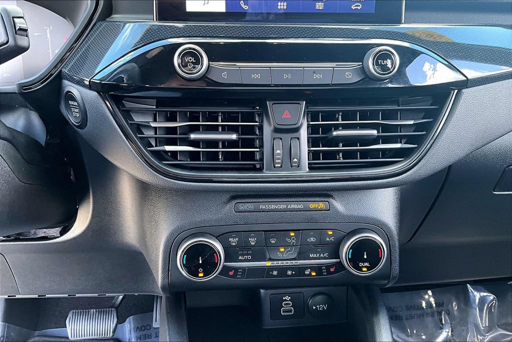 Certified 2025 Ford Escape ST-Line Select AWD/4WD image 31
