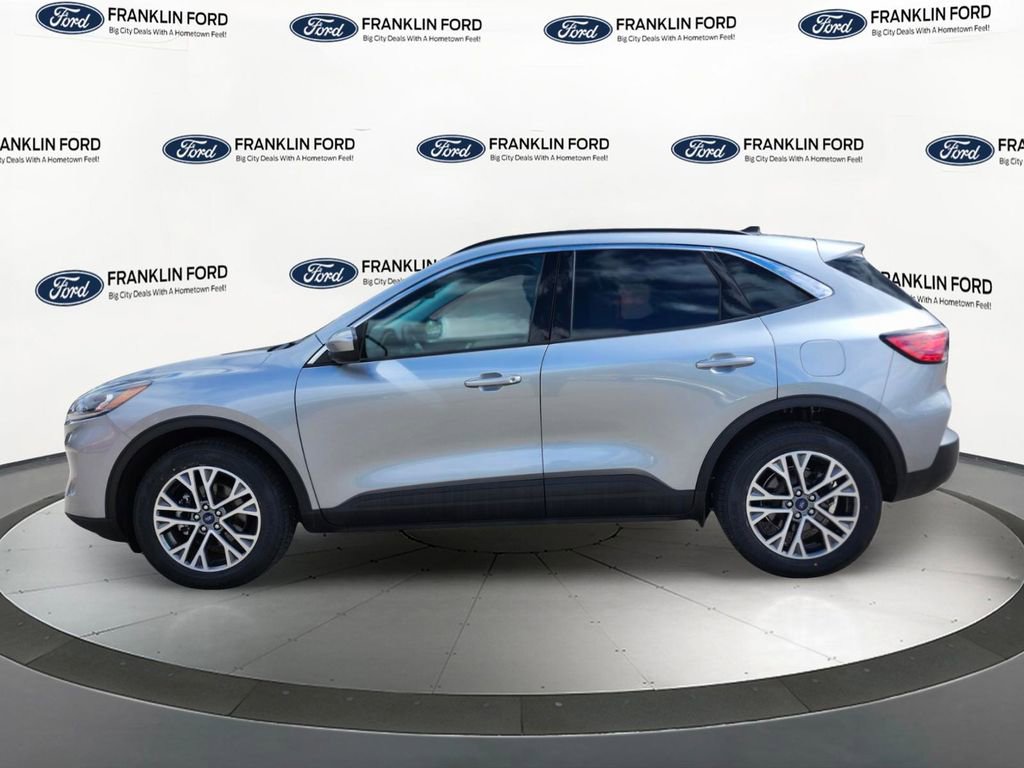 Certified 2022 Ford Escape SEL w/ Technology Package AWD/4WD image 2