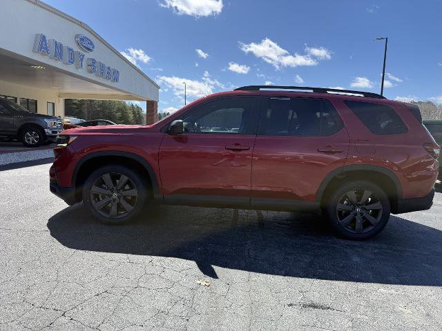 Used 2023 Honda Pilot Sport image 12
