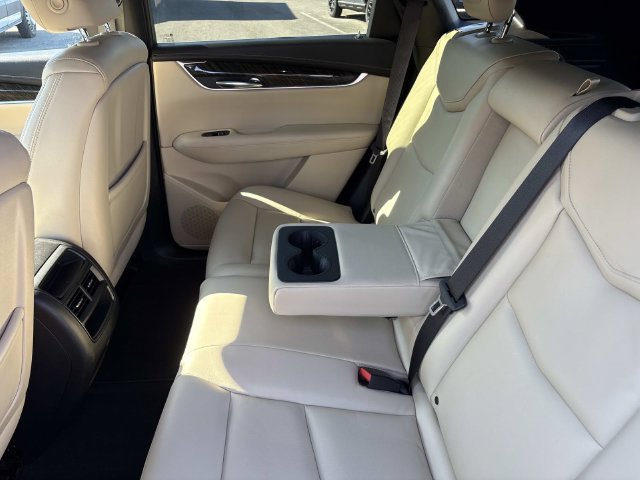 Used 2017 Cadillac XT5 FWD image 18