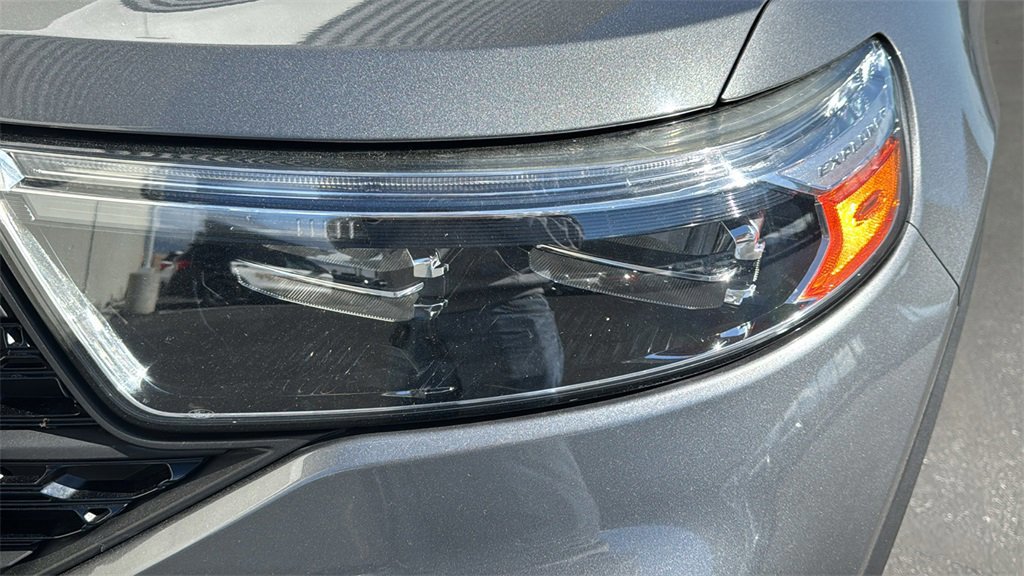 Certified 2021 Ford Explorer XLT w/ Equipment Group 202A image 7