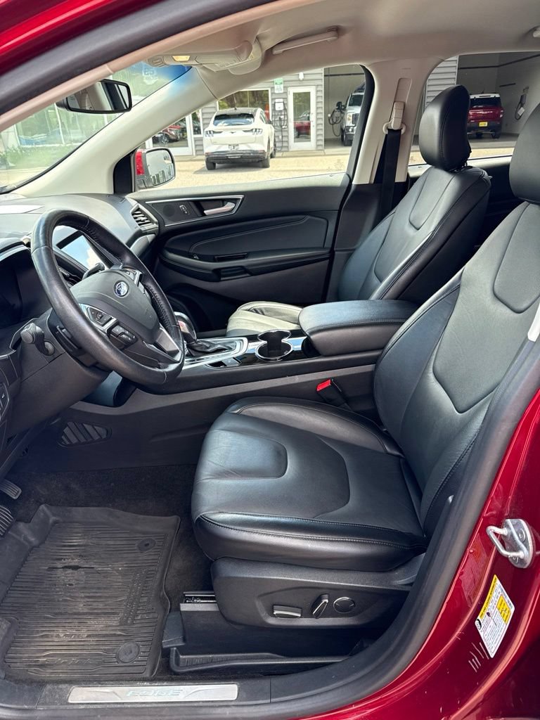 Certified 2018 Ford Edge Titanium w/ Technology Package AWD/4WD image 15