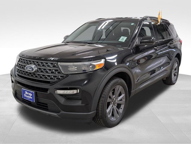Certified 2023 Ford Explorer XLT w/ Equipment Group 202A AWD/4WD image 17