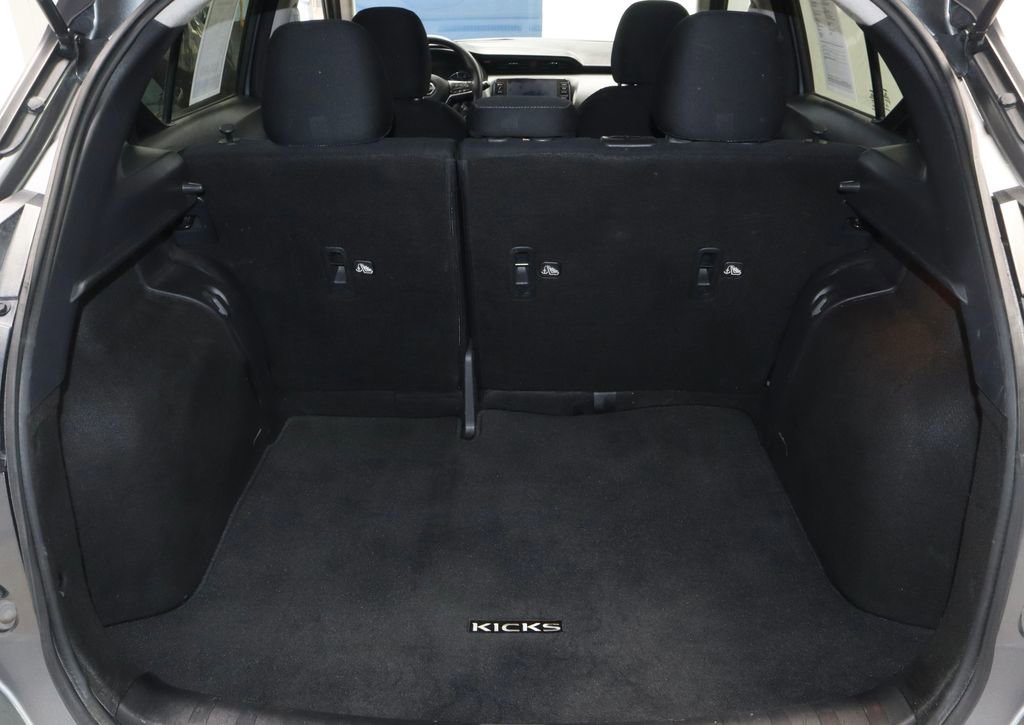 Used 2022 Nissan Kicks SV image 14