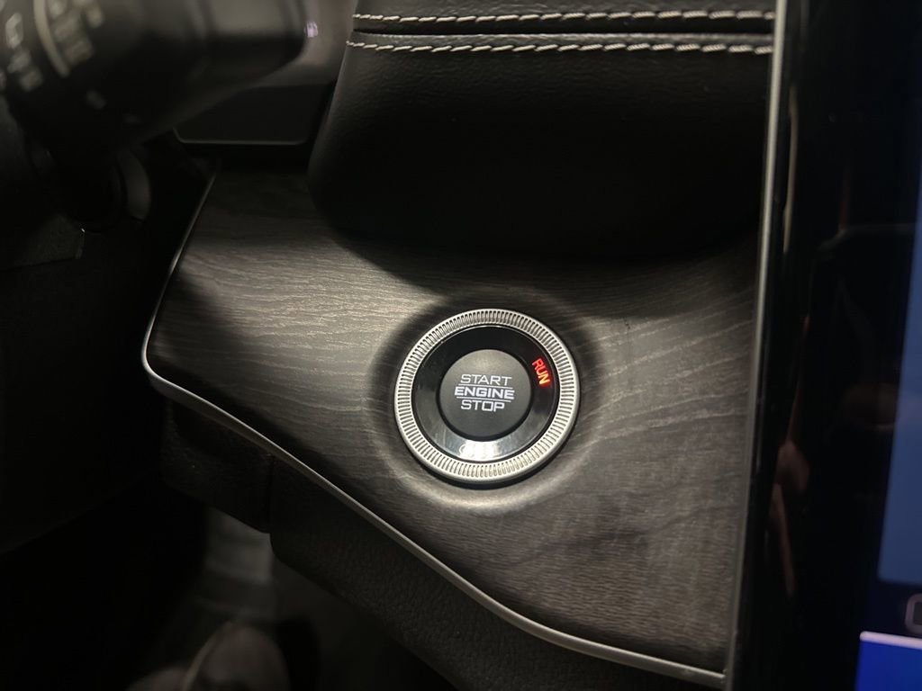 Used 2021 Jeep Grand Cherokee L Limited w/ Luxury Tech Group II image 39