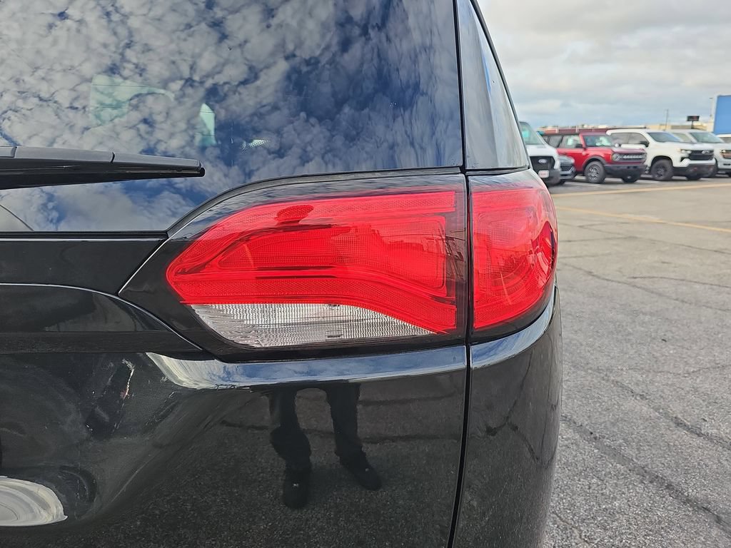 Used 2024 Chrysler Voyager LX FWD image 34