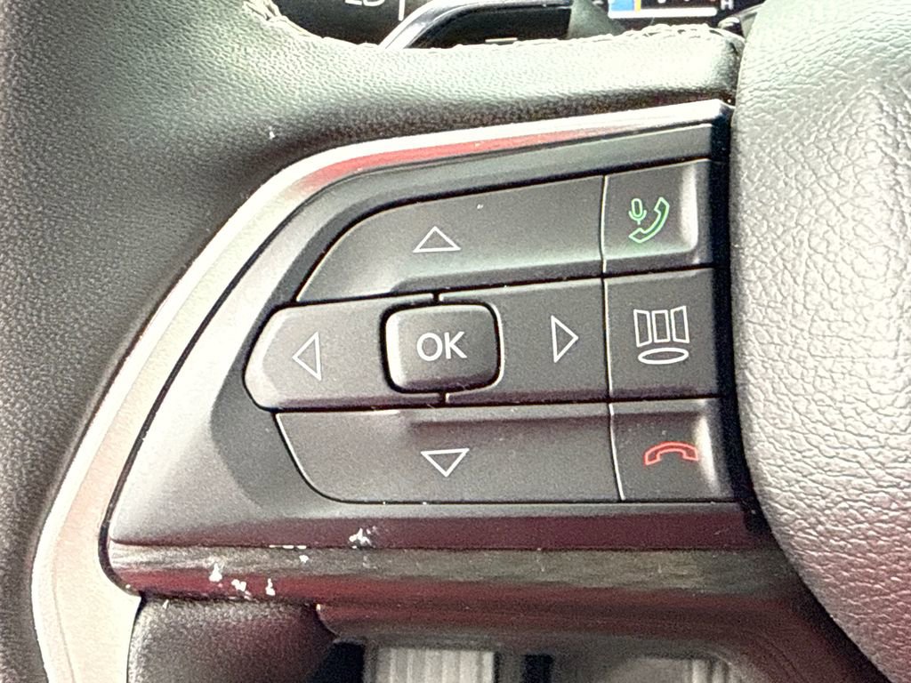 Used 2025 Jeep Grand Cherokee L Altitude RWD image 27