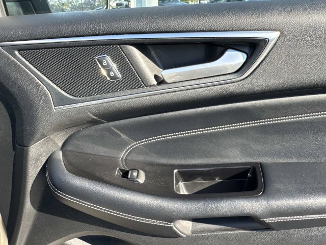 Certified 2018 Ford Edge Titanium FWD image 15