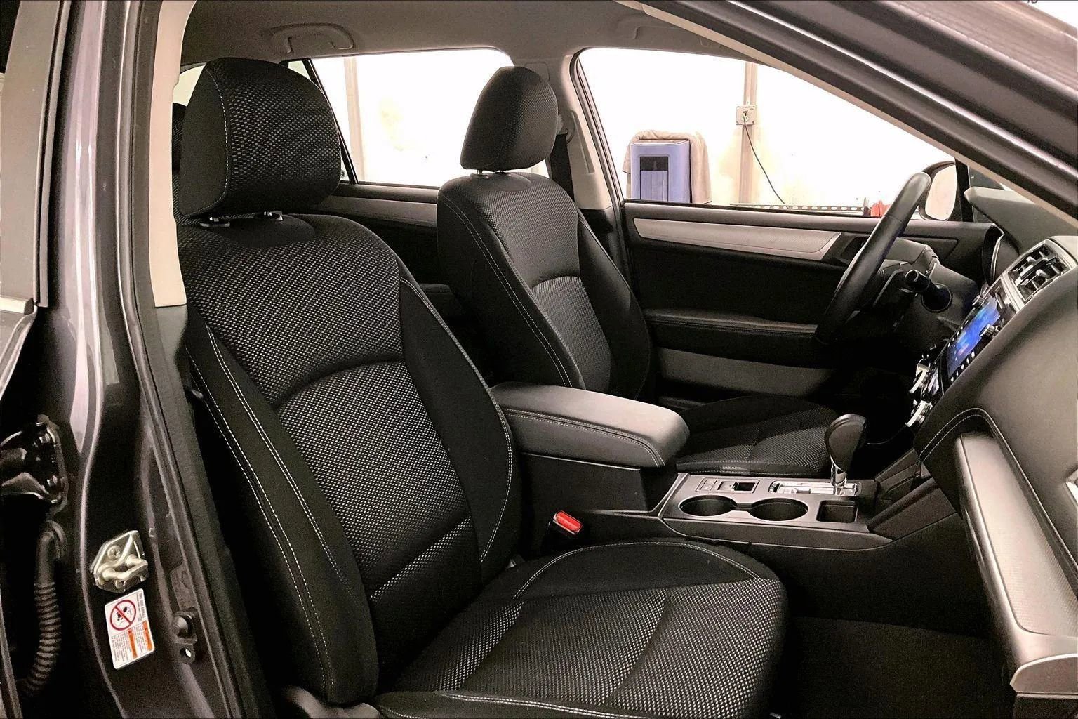 Used 2019 Subaru Outback 2.5i Premium image 7