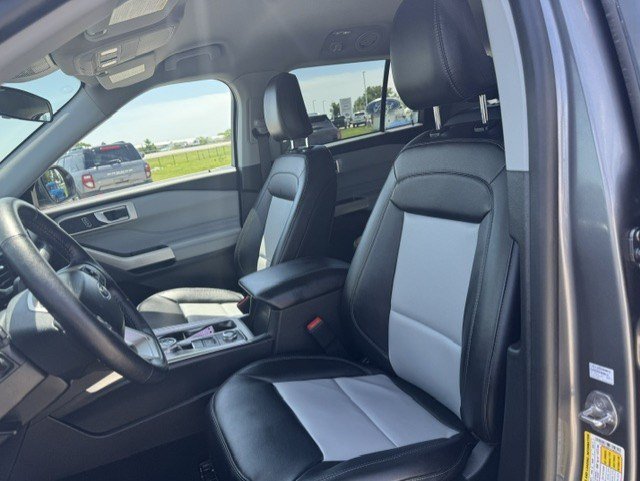 Certified 2023 Ford Explorer XLT w/ Equipment Group 202A AWD/4WD image 12