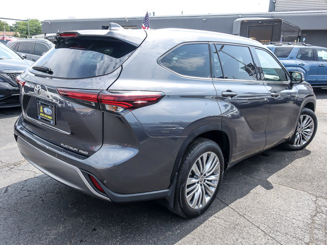 Used 2024 Toyota Highlander Platinum AWD/4WD image 8