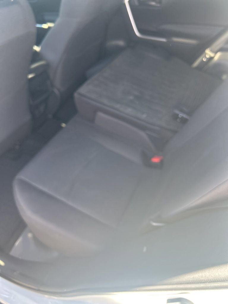 Used 2021 Toyota RAV4 LE image 9