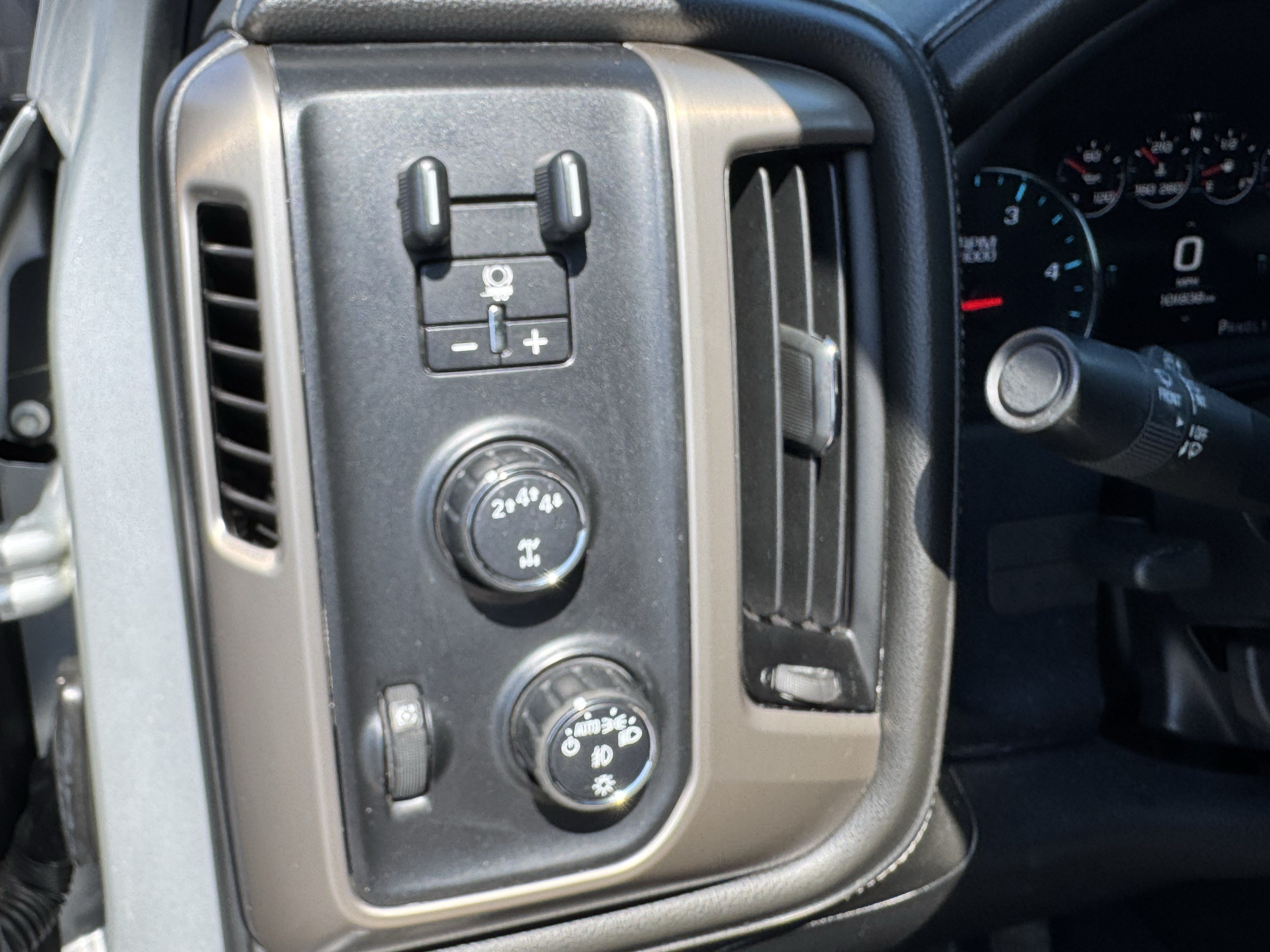 Used 2017 GMC Sierra 3500 Denali w/ Duramax Plus Package AWD/4WD image 36