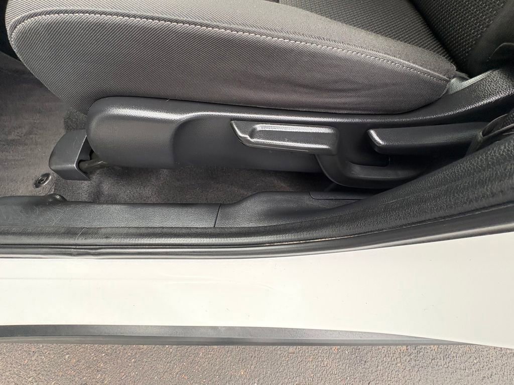 Used 2021 Honda HR-V EX image 11