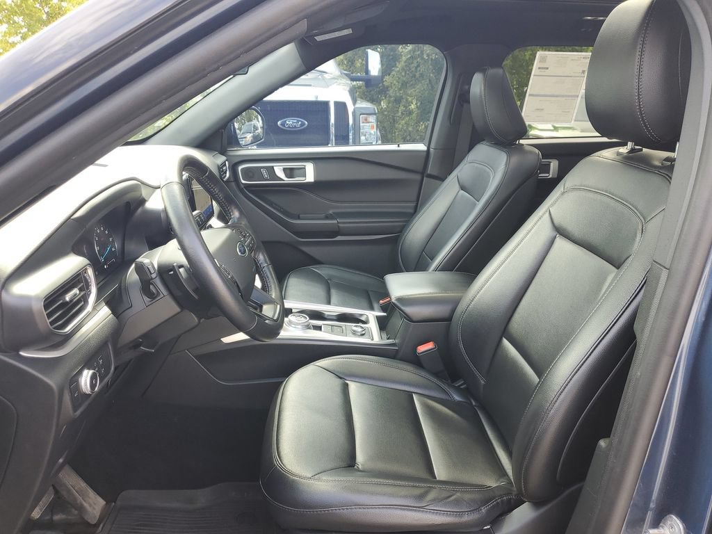 Certified 2020 Ford Explorer XLT w/ Equipment Group 202A AWD/4WD image 12