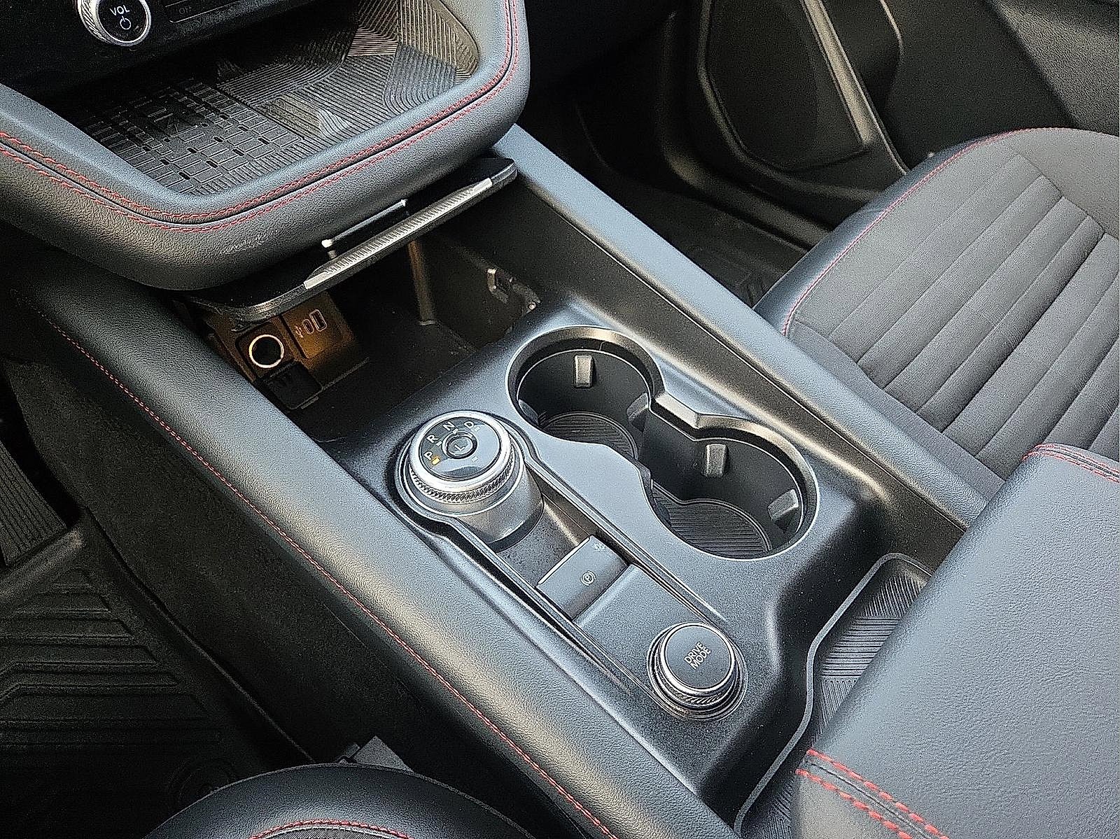 Certified 2025 Ford Explorer ST-Line w/ Premium Package image 25