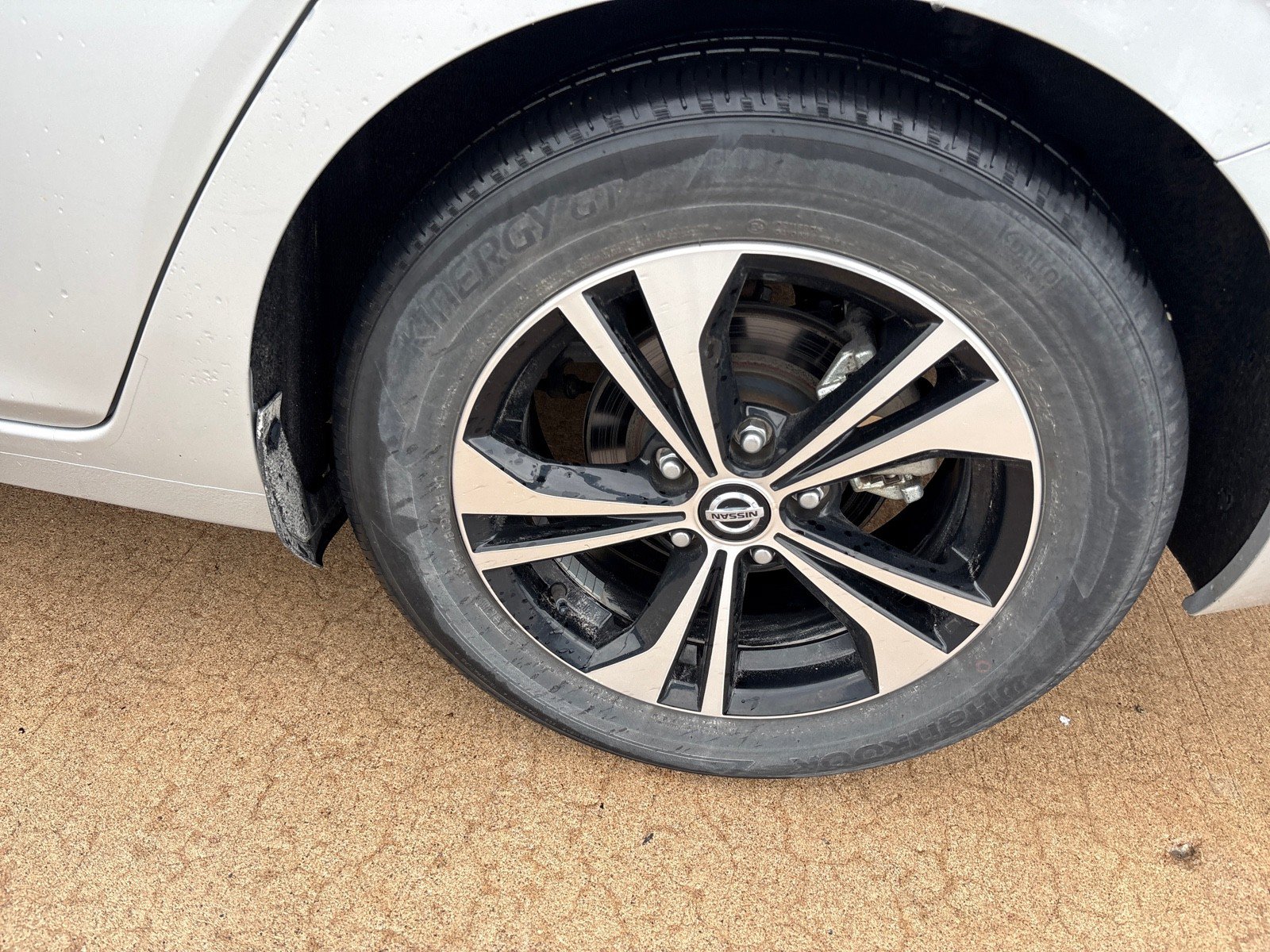 Used 2022 Nissan Sentra SV FWD image 11