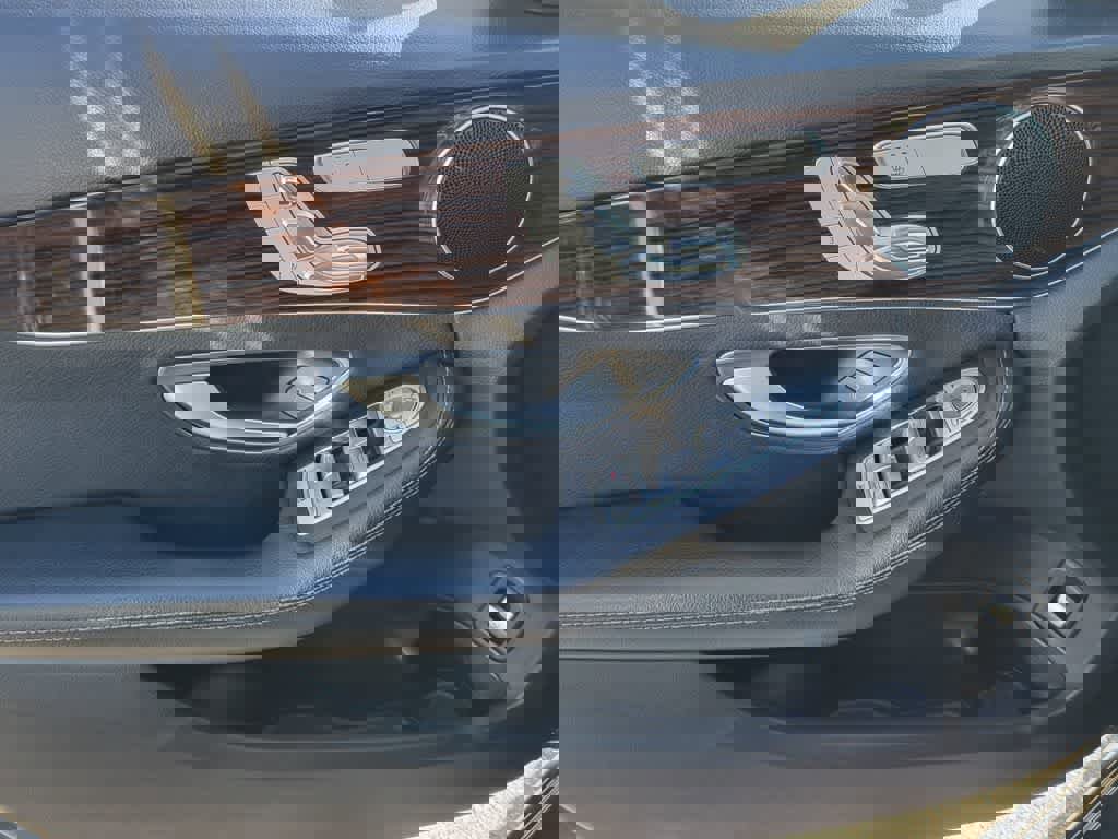 Used 2018 Mercedes-Benz C 300 C 300 image 18