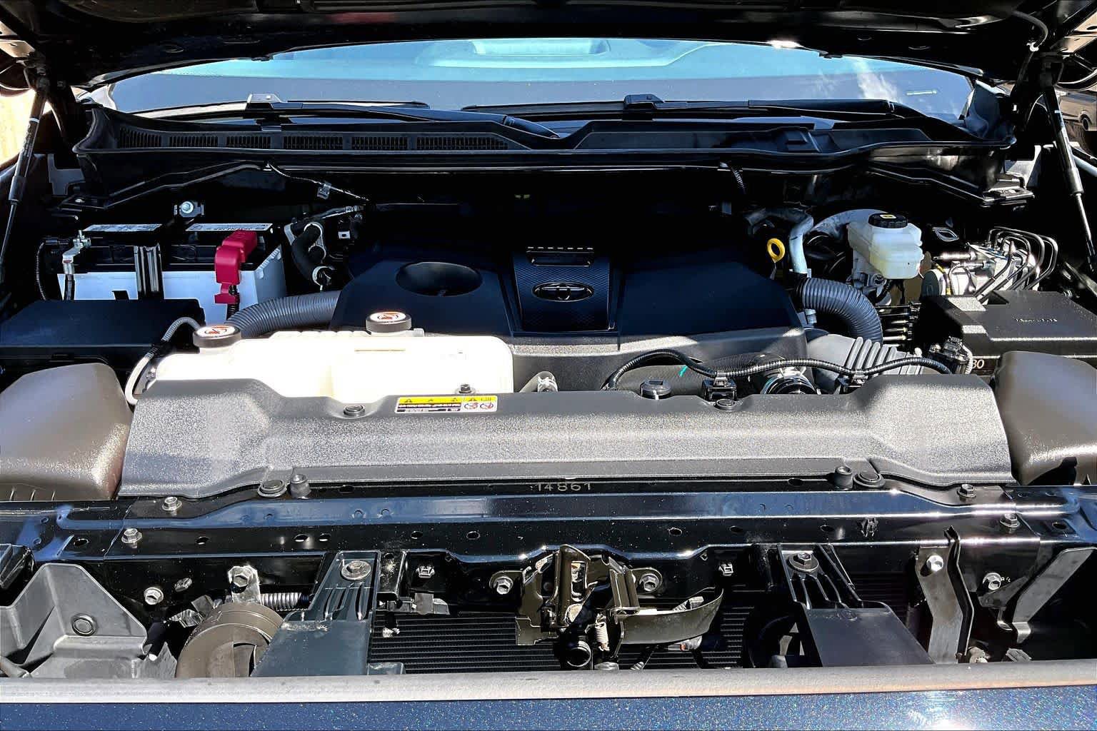 Used 2023 Toyota Tundra SR5 w/ SR5 Convenience Package AWD/4WD image 33