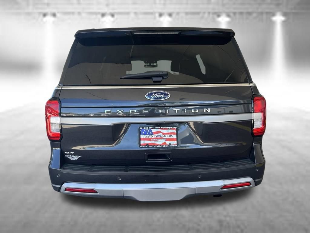 Certified 2024 Ford Expedition XLT RWD image 5