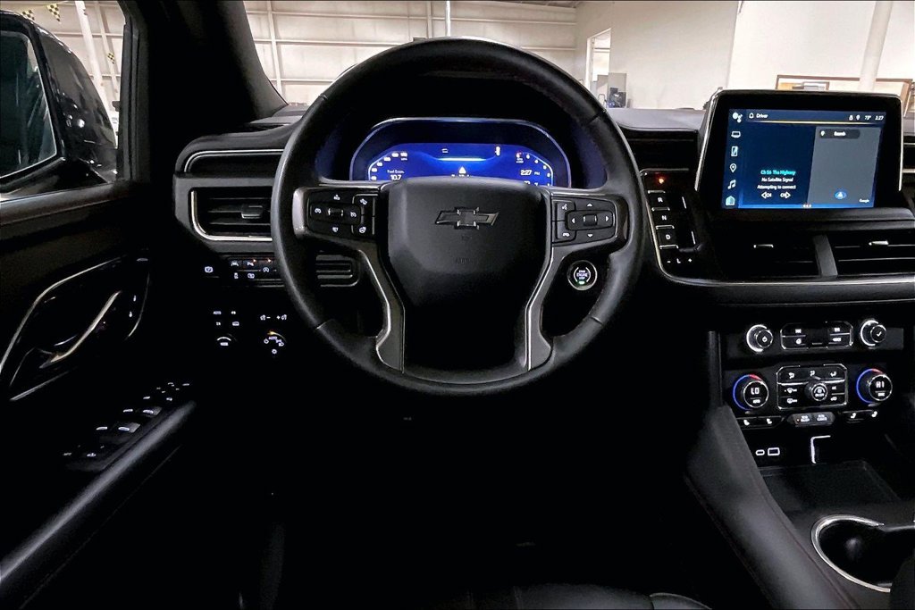 Used 2024 Chevrolet Suburban RST w/ Luxury Package AWD/4WD image 5