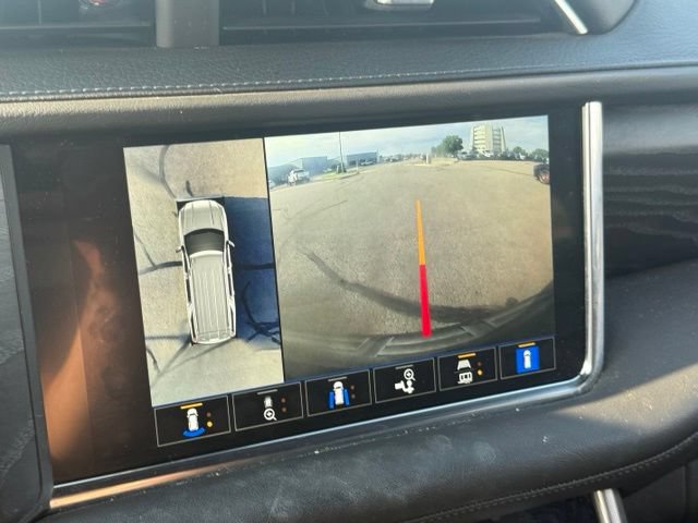 Used 2022 GMC Yukon XL Denali AWD/4WD image 3